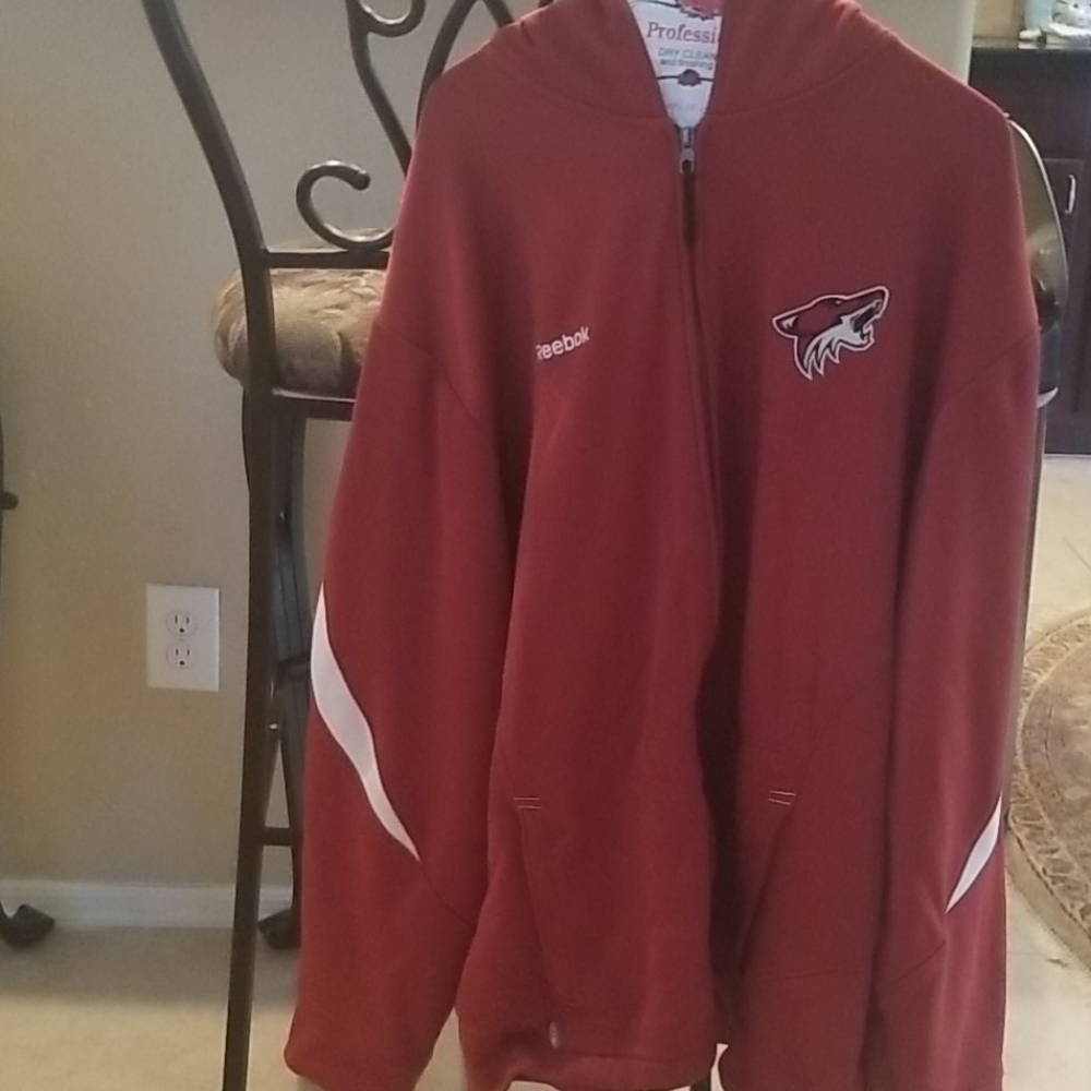 Arizona coyotes zip-up hoodie
